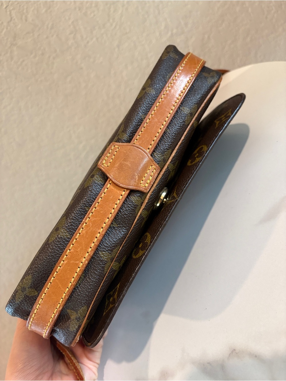 Louis Vuitton Monogram Saint
Germain 24 Crossbody Bag - Picture 4 of 14